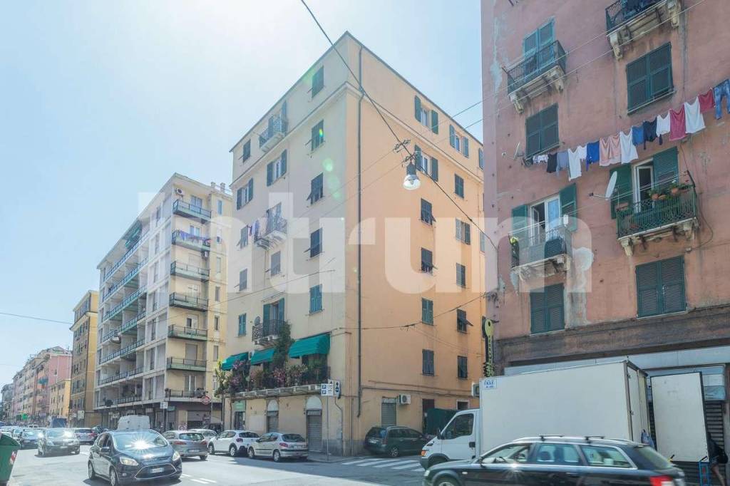 appartamento in vendita a Genova in zona Sampierdarena
