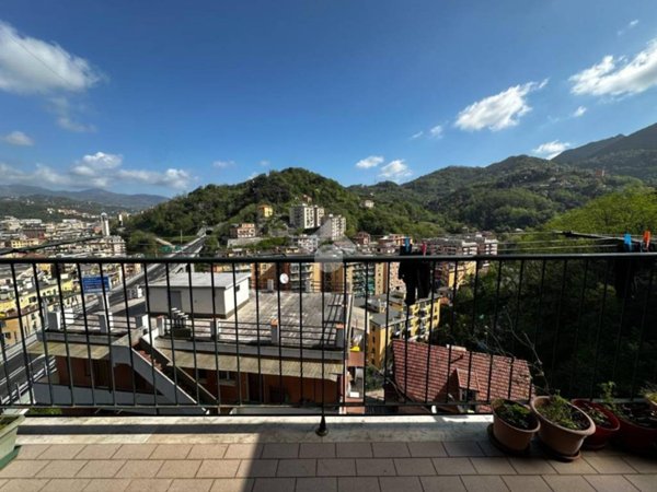 appartamento in vendita a Genova in zona Bolzaneto