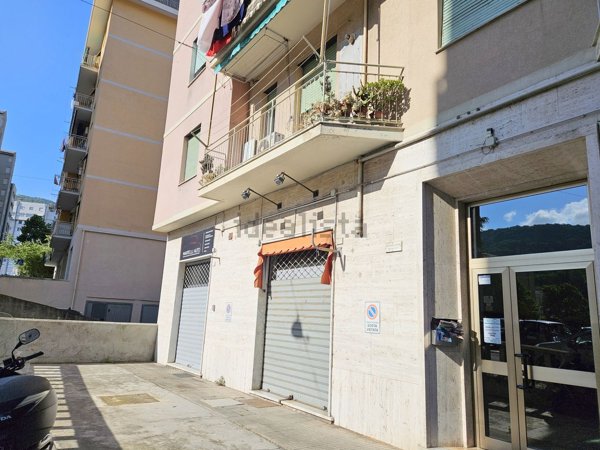 negozio in vendita a Genova in zona Molassana