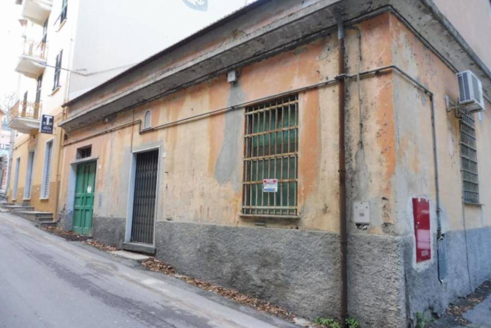 negozio in vendita a Genova in zona Voltri