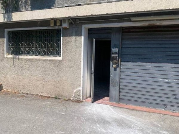 negozio in vendita a Genova in zona San Martino