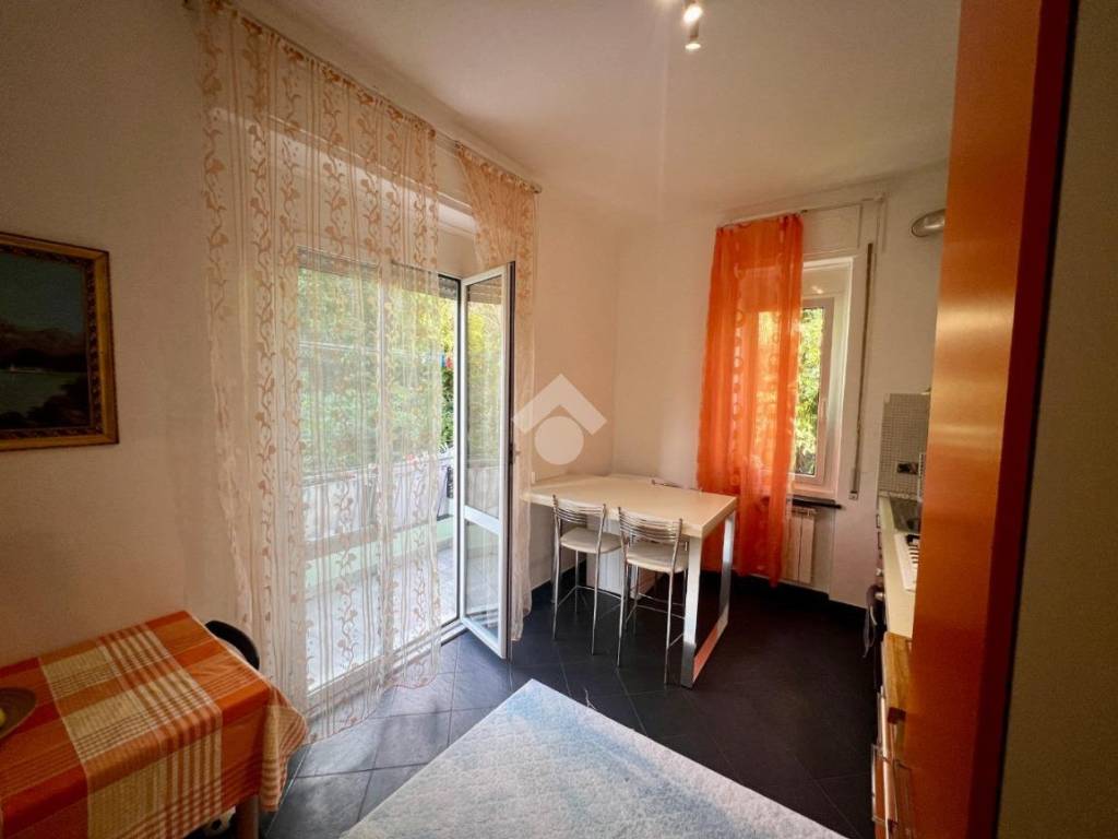 appartamento in vendita a Genova in zona Rivarolo