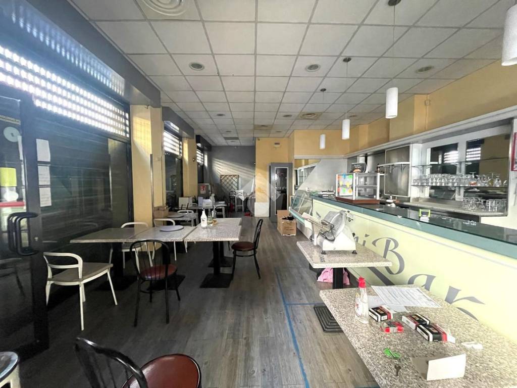 negozio in vendita a Genova in zona Foce