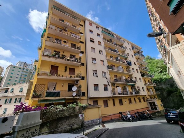 appartamento in vendita a Genova in zona Marassi