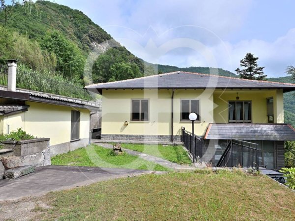 casa indipendente in vendita a Genova in zona Bavari