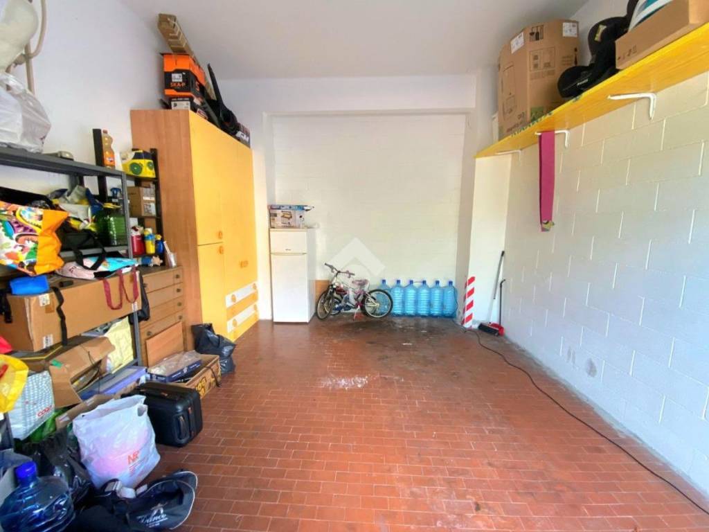 locale di sgombero in vendita a Genova in zona Borzoli