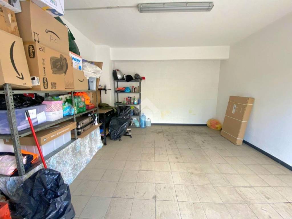 locale di sgombero in vendita a Genova in zona Borzoli