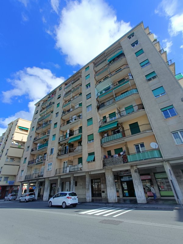 appartamento in vendita a Genova in zona Sestri Ponente