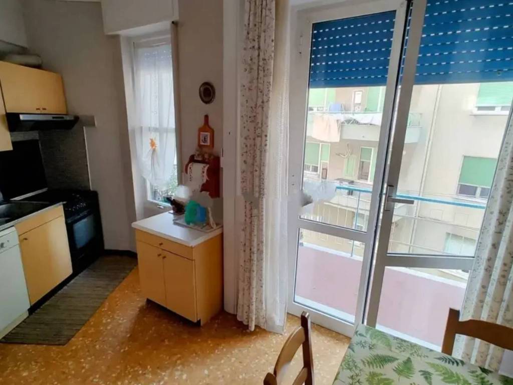 appartamento in vendita a Genova in zona Sestri Ponente