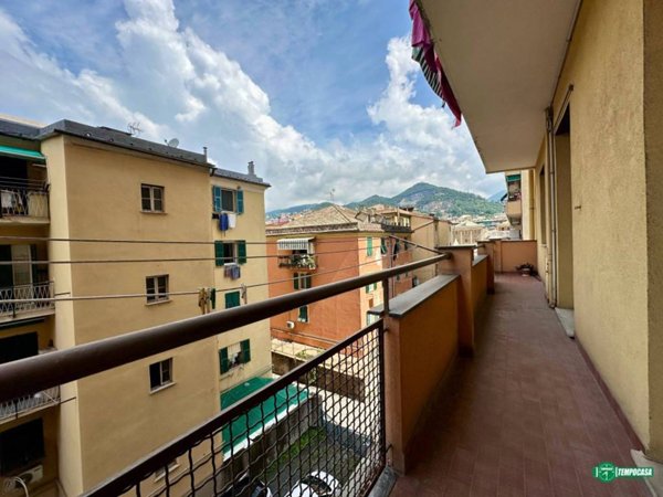 appartamento in vendita a Genova in zona Sestri Ponente