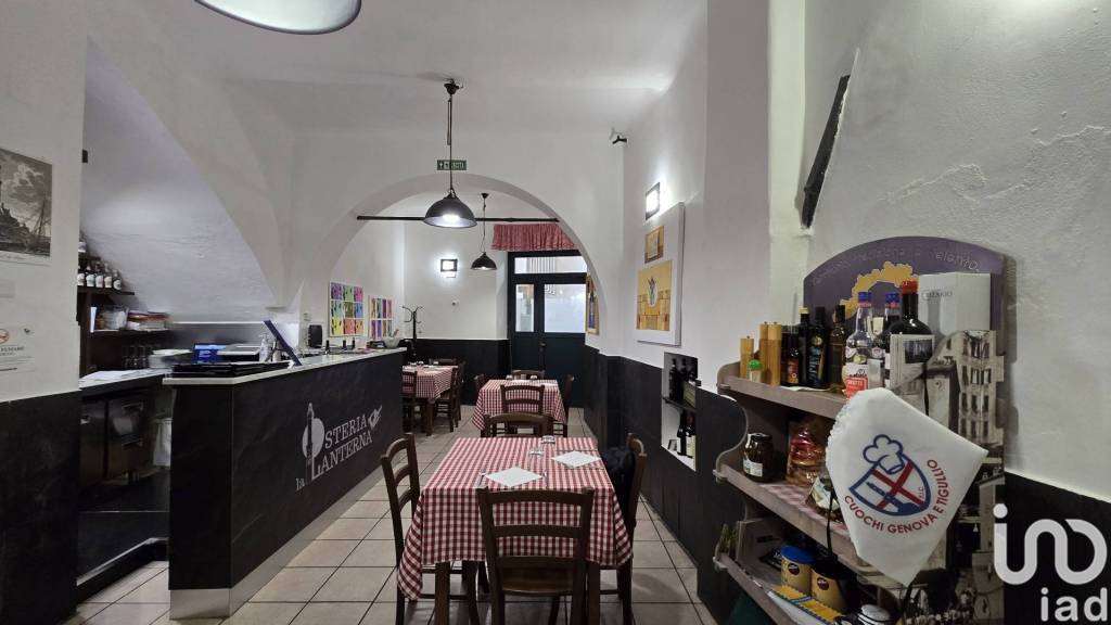 negozio in vendita a Genova in zona Sottoripa / Maddalena / Molo
