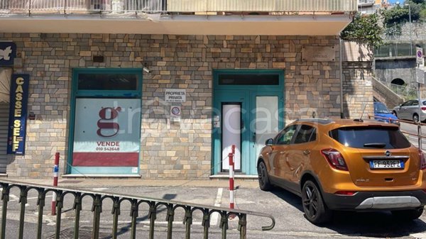 negozio in vendita a Genova in zona Quezzi