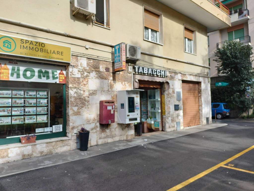 negozio in vendita a Genova in zona Pegli