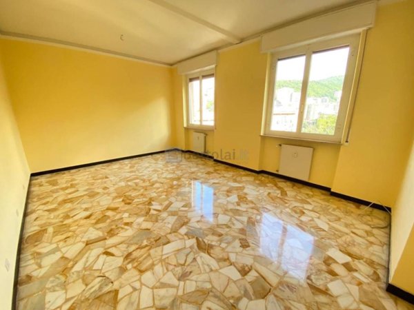 appartamento in vendita a Genova in zona Quarto dei Mille