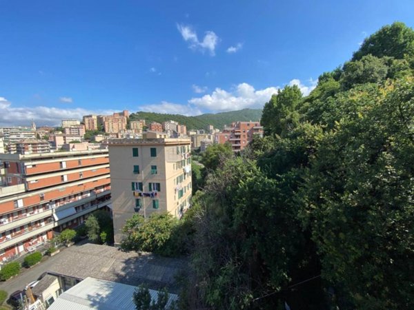 appartamento in vendita a Genova in zona Quarto dei Mille