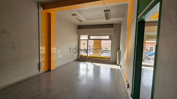 negozio in vendita a Genova in zona Bolzaneto