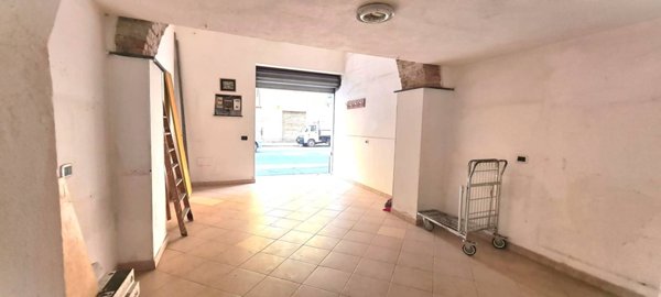 locale di sgombero in vendita a Genova in zona Sampierdarena