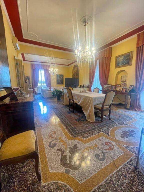 appartamento in vendita a Genova in zona Castelletto