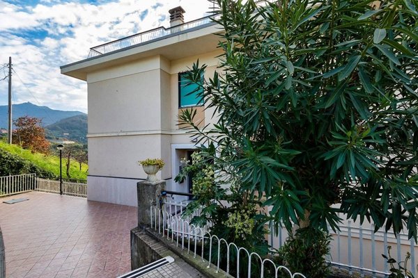 appartamento in vendita a Genova in zona Rivarolo