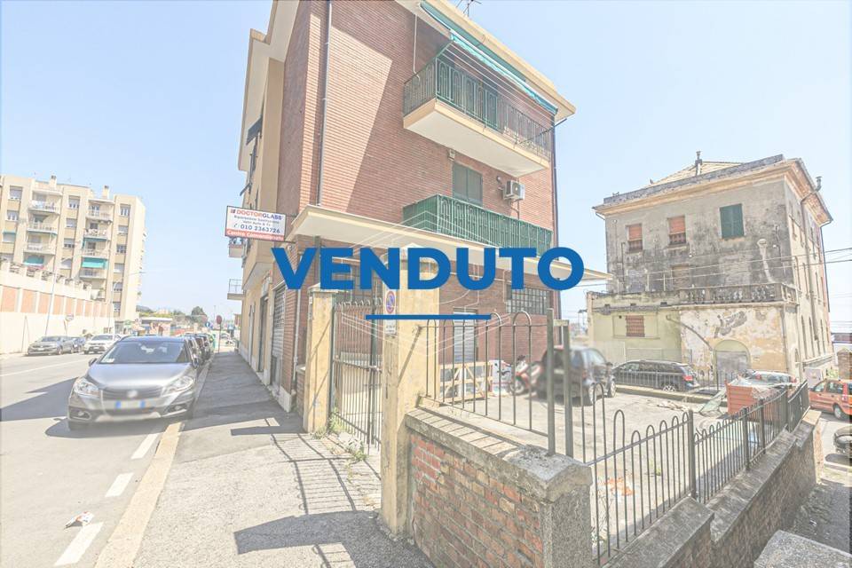 quadrivano in vendita a Genova in zona Voltri