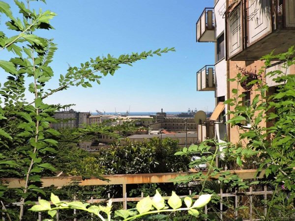 appartamento in vendita a Genova in zona Lagaccio / Granarolo