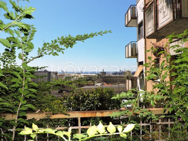 appartamento in vendita a Genova in zona Lagaccio / Granarolo