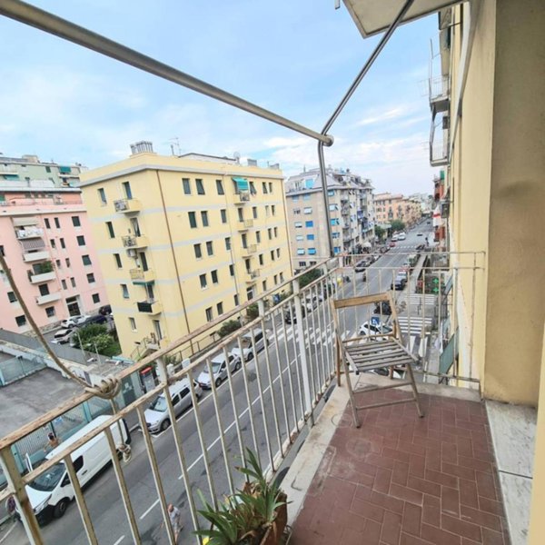 appartamento in vendita a Genova in zona Sturla