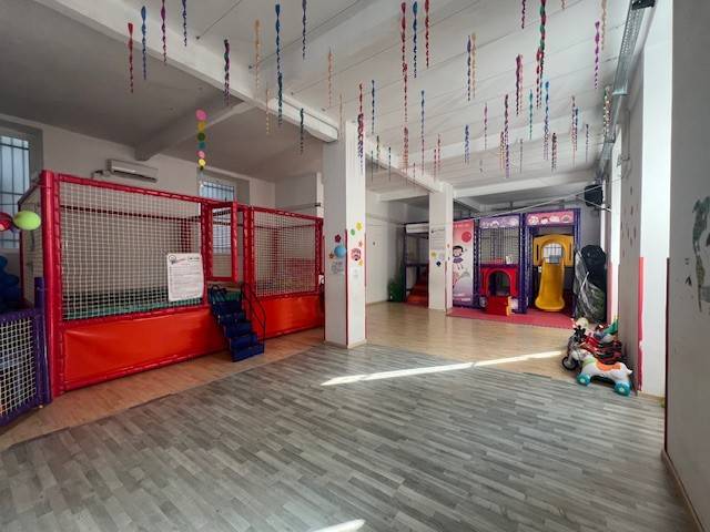 negozio in vendita a Genova in zona Marassi
