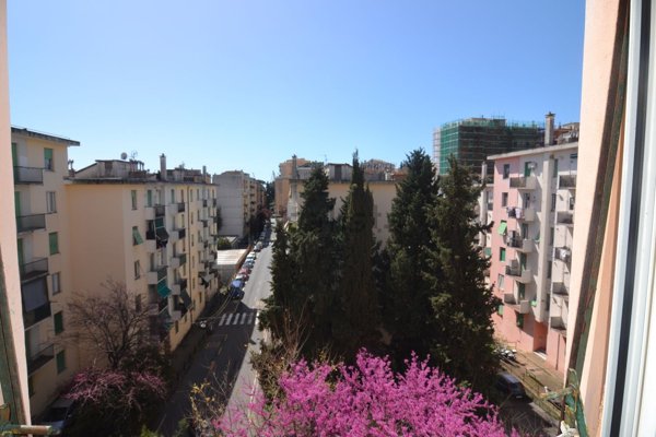 appartamento in vendita a Genova in zona Sestri Ponente