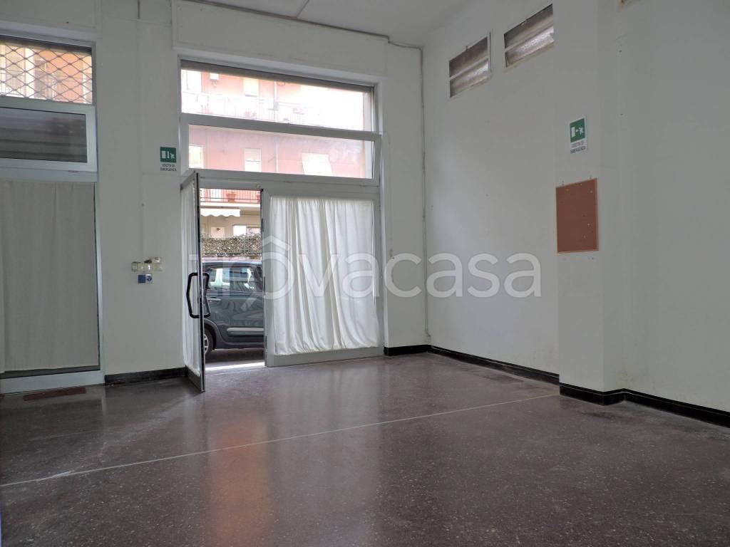 negozio in vendita a Genova in zona Sturla