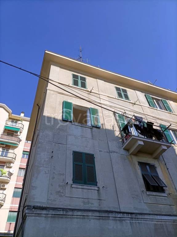 appartamento in vendita a Genova in zona Rivarolo