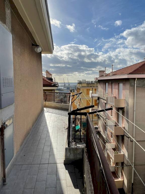 appartamento in vendita a Genova in zona Sestri Ponente
