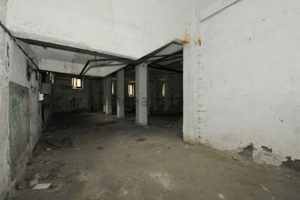 locale di sgombero in vendita a Genova in zona Sampierdarena