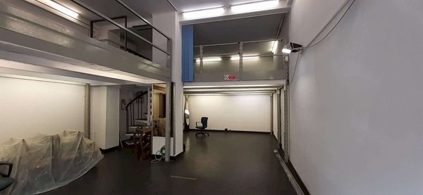 negozio in vendita a Genova in zona Foce