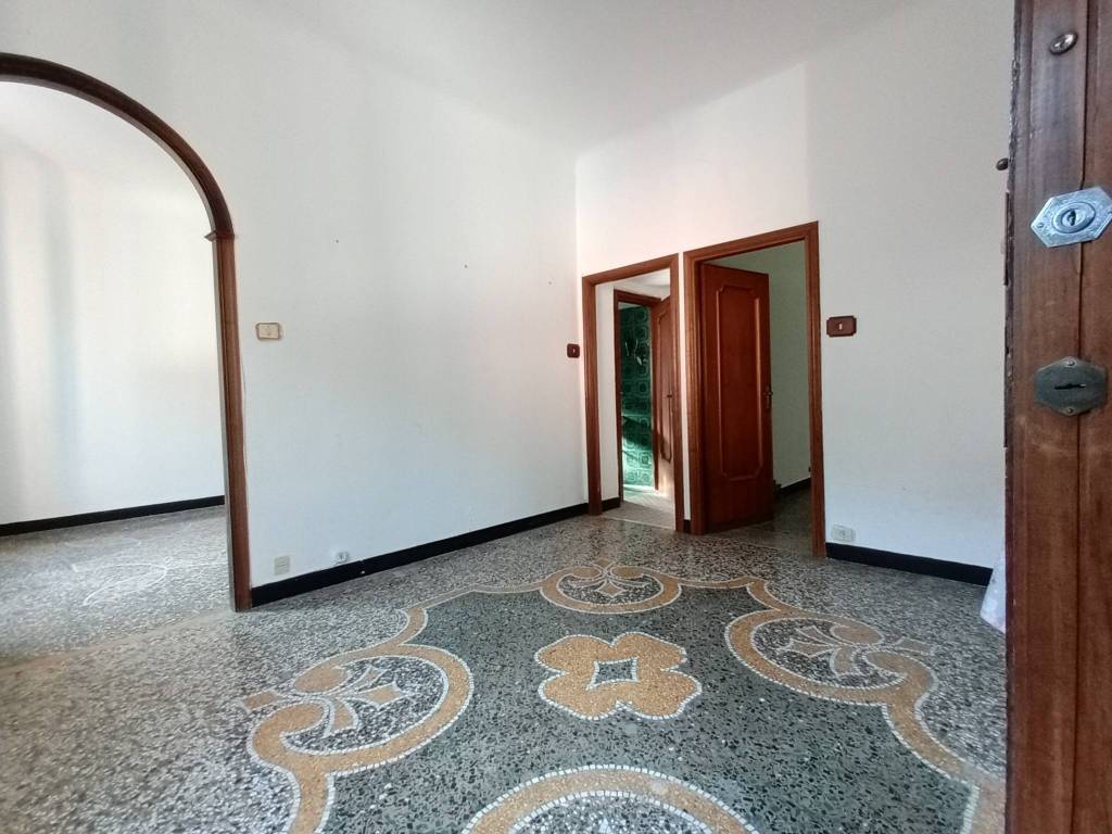 appartamento in vendita a Genova in zona Bolzaneto