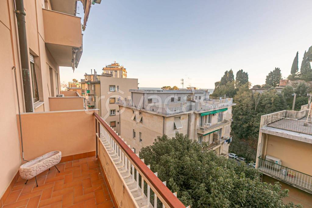 appartamento in vendita a Genova in zona Pegli