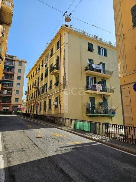 appartamento in vendita a Genova in zona Sampierdarena