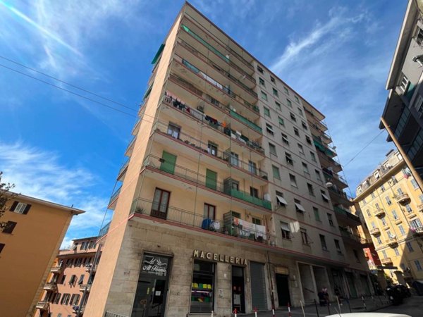 negozio in vendita a Genova in zona Sampierdarena