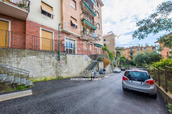 appartamento in vendita a Genova in zona Apparizione