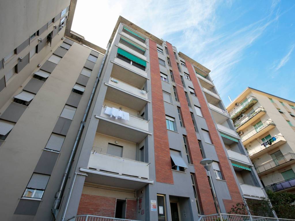 appartamento in vendita a Genova in zona Sestri Ponente