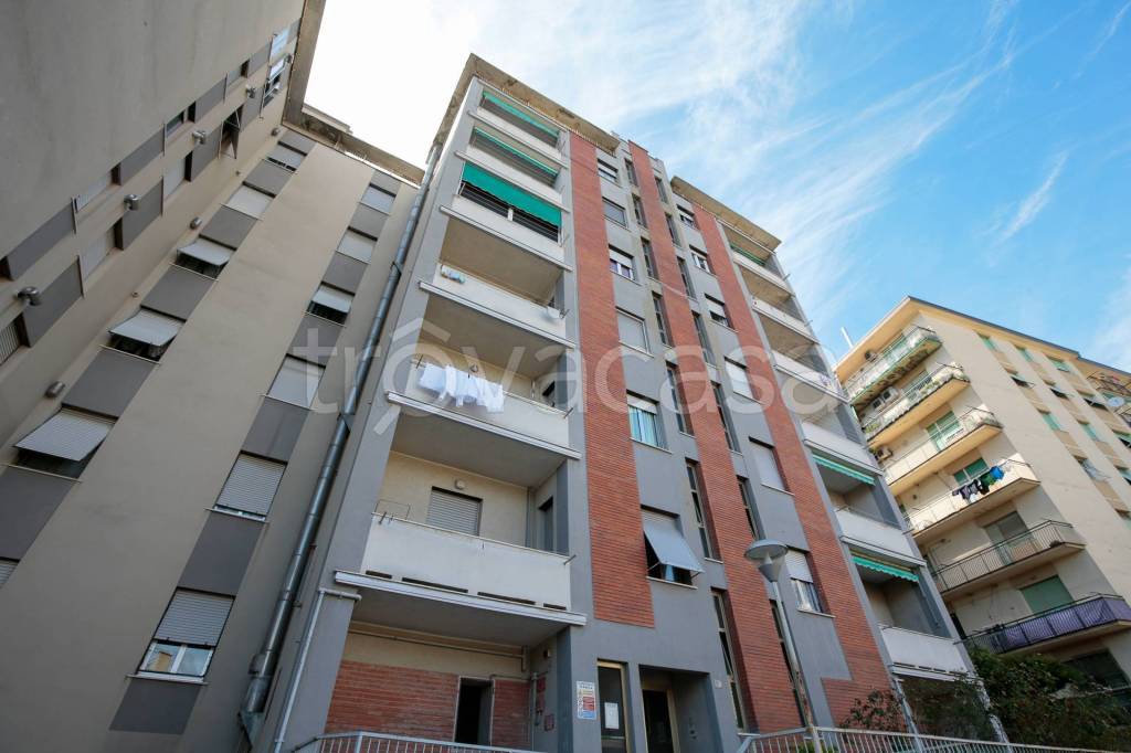 appartamento in vendita a Genova in zona Sestri Ponente