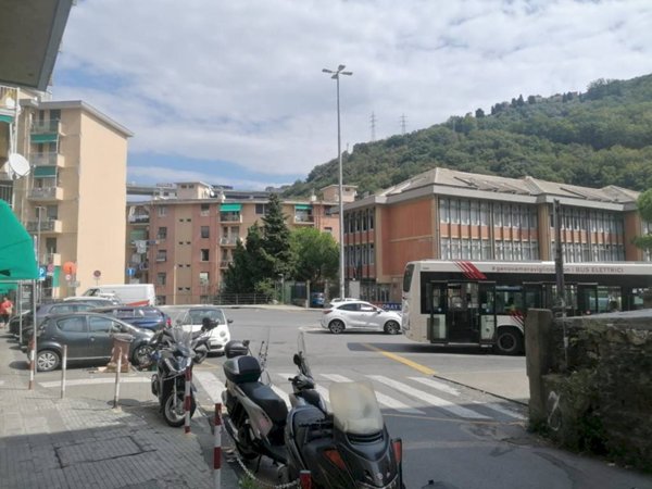 locale commerciale in vendita a Genova in zona Centro Storico