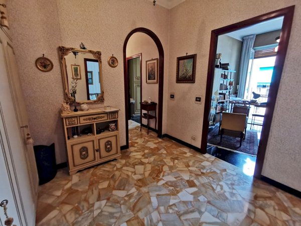appartamento in vendita a Genova in zona Sestri Ponente