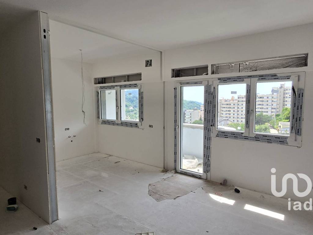 appartamento in vendita a Genova in zona Rivarolo