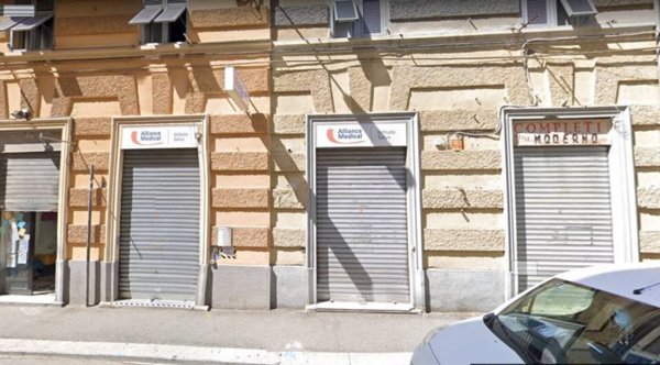 locale commerciale in vendita a Genova in zona Sampierdarena