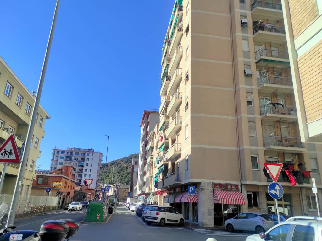 appartamento in vendita a Genova in zona Molassana