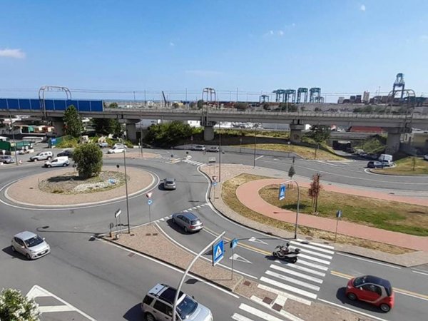 appartamento in vendita a Genova in zona Palmaro / Pra'