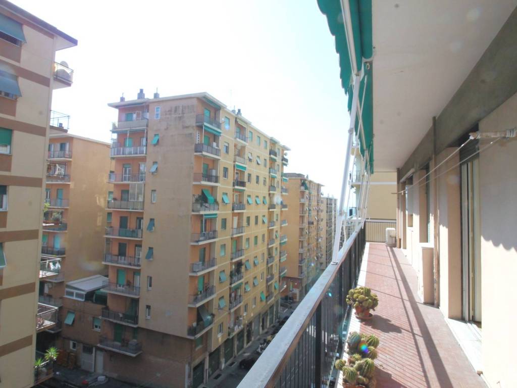appartamento in vendita a Genova in zona Sampierdarena
