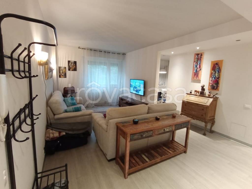 appartamento in vendita a Genova in zona Rivarolo
