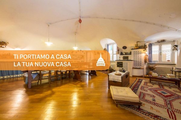 appartamento in vendita a Genova in zona Sottoripa / Maddalena / Molo